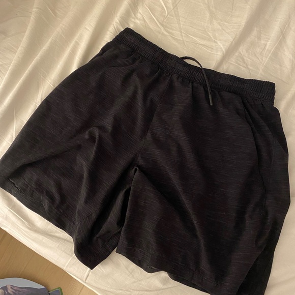 Lululemon pace breaker shorts 7” - Picture 3 of 3